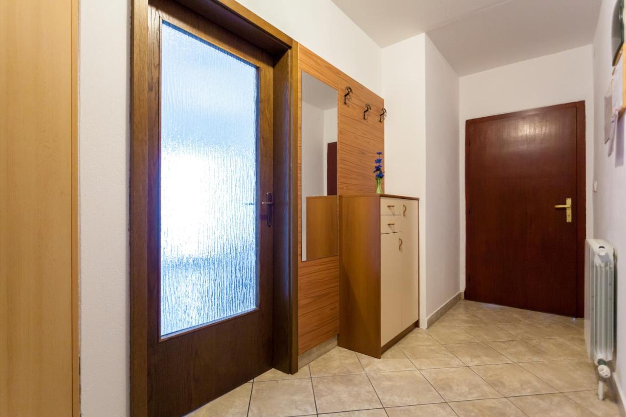 Apartments Belavic By El-Pi Tours Njivice Exterior foto