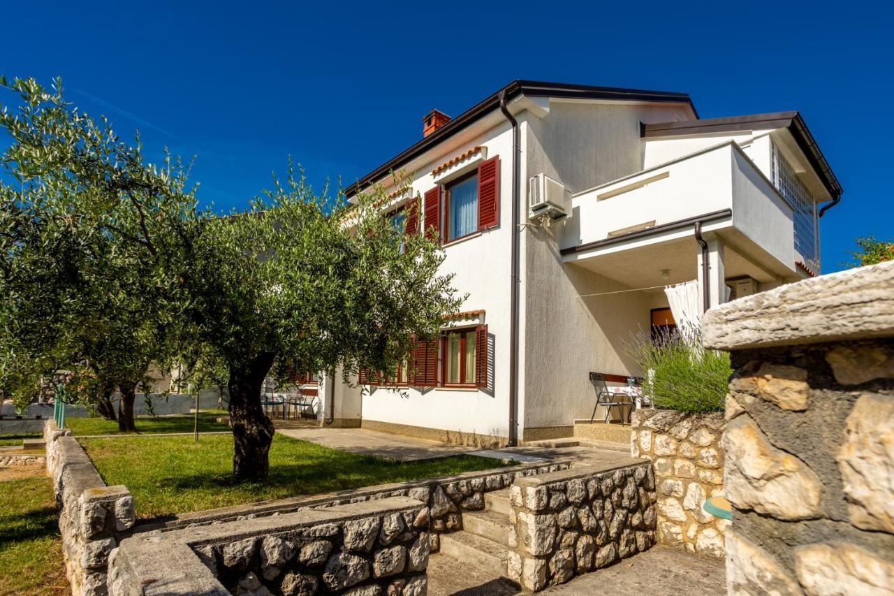 Apartments Belavic By El-Pi Tours Njivice Exterior foto