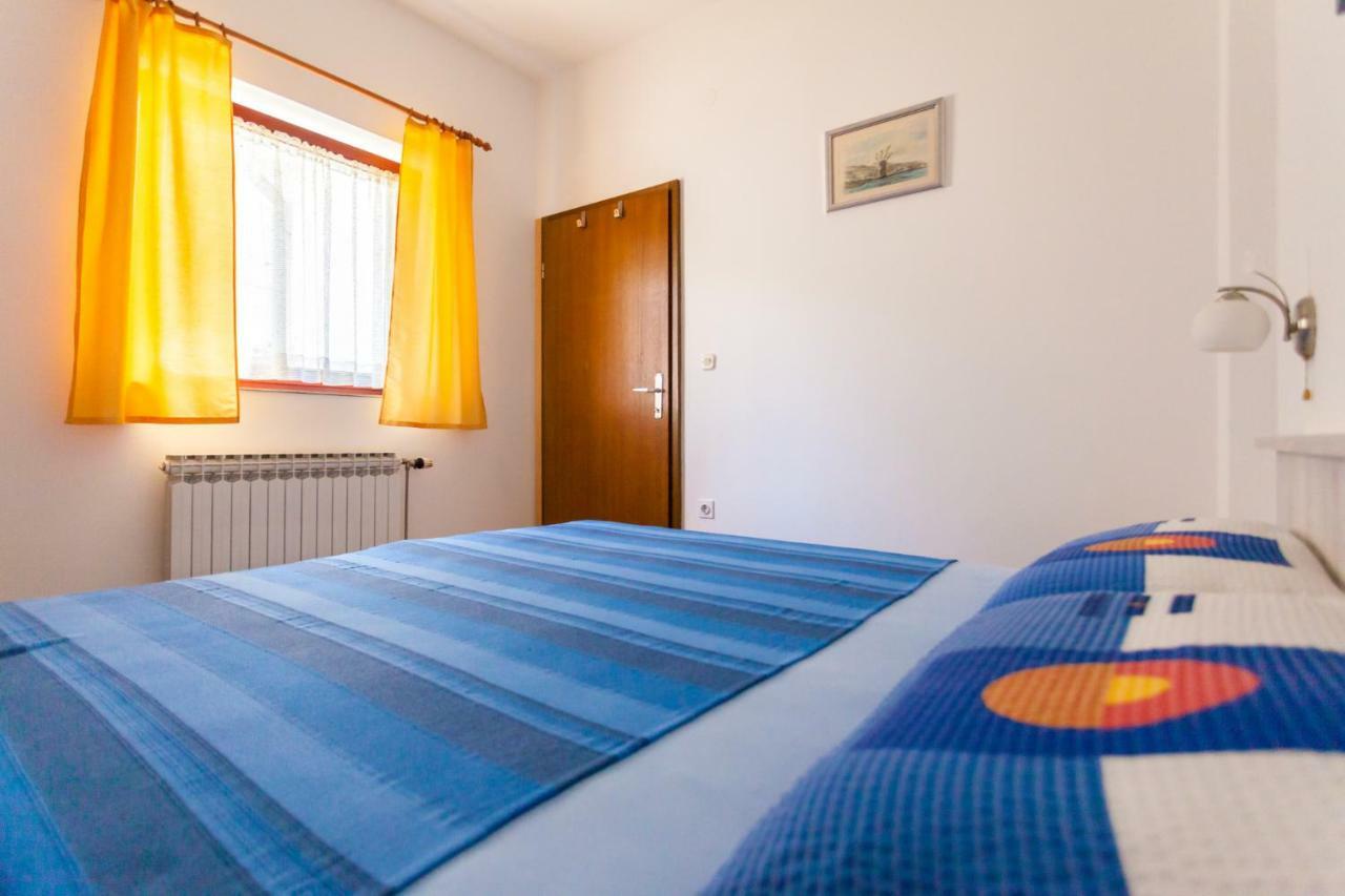 Apartments Belavic By El-Pi Tours Njivice Exterior foto