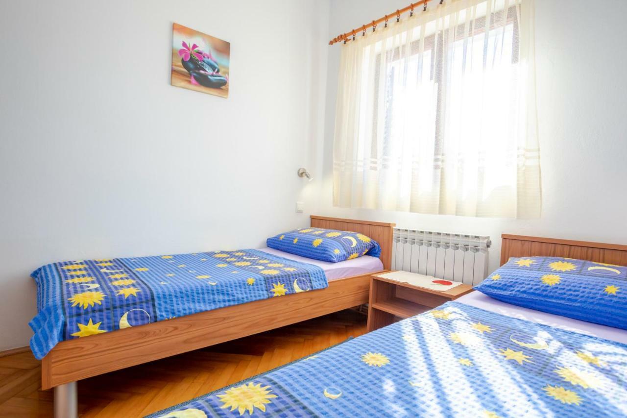 Apartments Belavic By El-Pi Tours Njivice Exterior foto